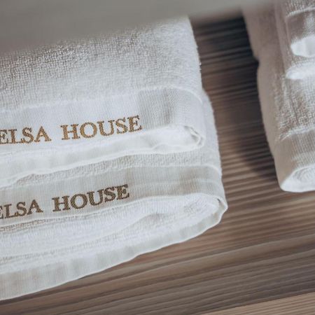 Elsa House Hotel Tainan Luaran gambar