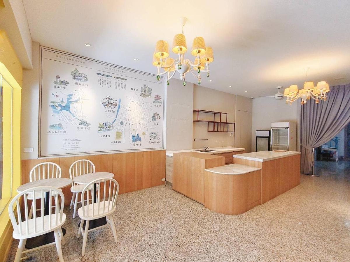 Elsa House Hotel Tainan Luaran gambar